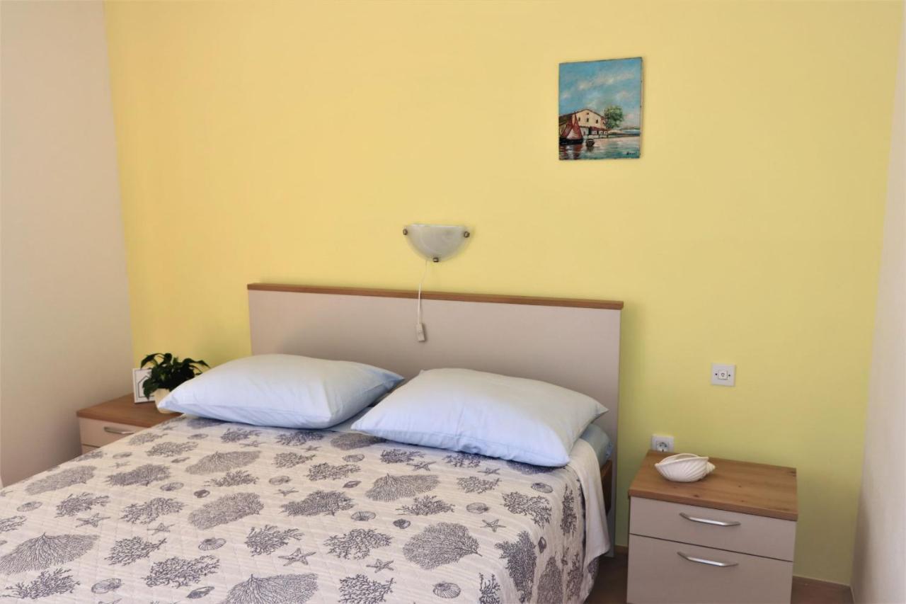 Family Rooms Moela Umag Exterior foto