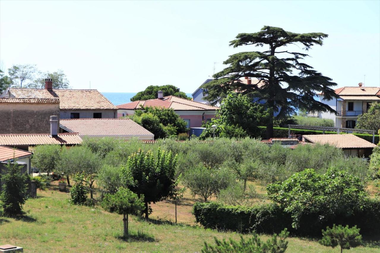 Family Rooms Moela Umag Exterior foto